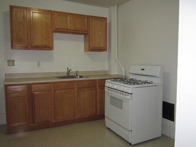 Building Photo - 124 Trinity Pl