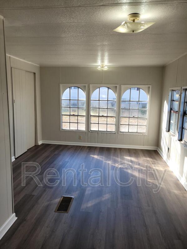 Foto del edificio - 302 Hilltop St