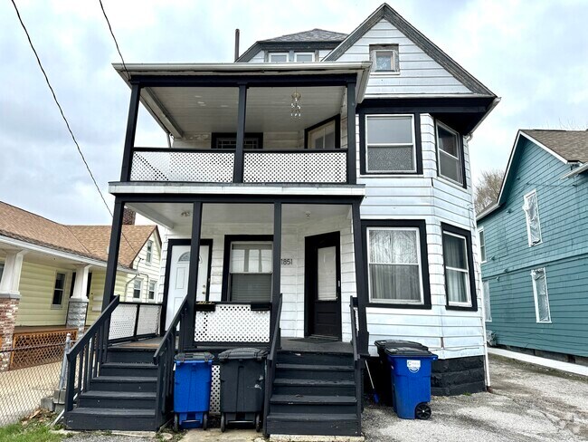 Building Photo - 1851 W 58th St