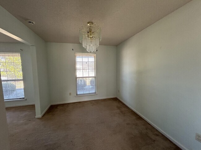 Building Photo - 143 Wayfair Ln