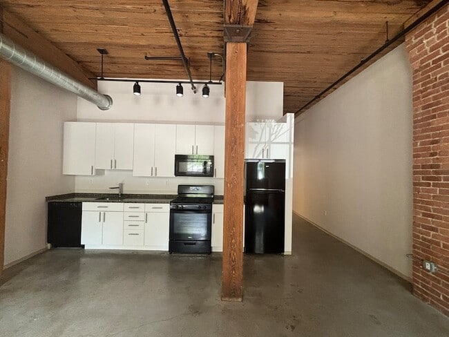 Building Photo - 88 Gerrish Ave
