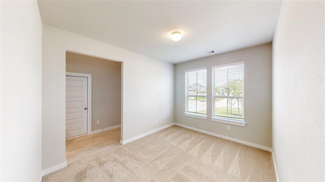 Building Photo - 333 Spruce Oak Ln