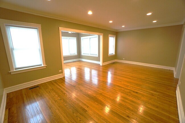 Foto del edificio - 1537 W Juneway Terrace