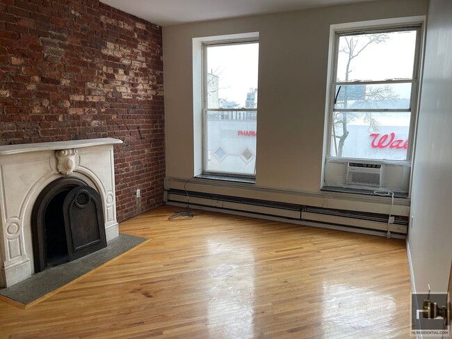 Building Photo - BRIGHT PARK SLOPE 3BR NEAR F, G & R TRAINS!!