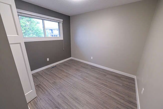 Photo du bâtiment - 9319-93109 109 Ave