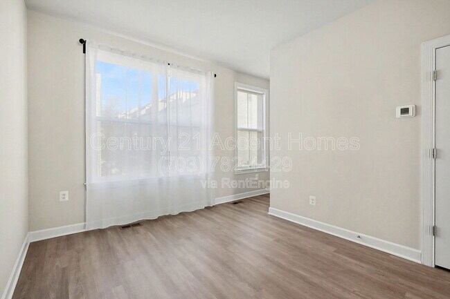 Building Photo - 2838 Dart Dr