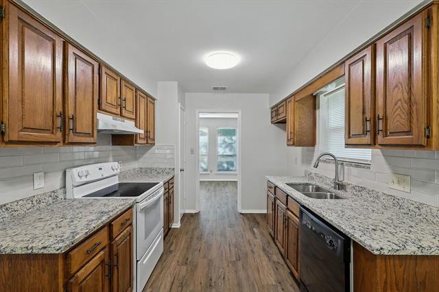 Foto del edificio - 2218 Honey Creek Ln