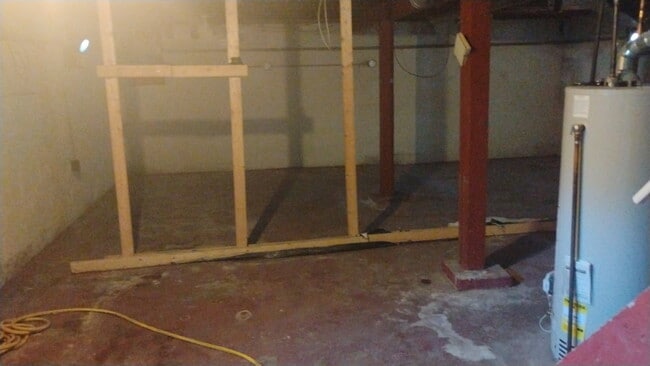 Building Photo - 243 Damon St