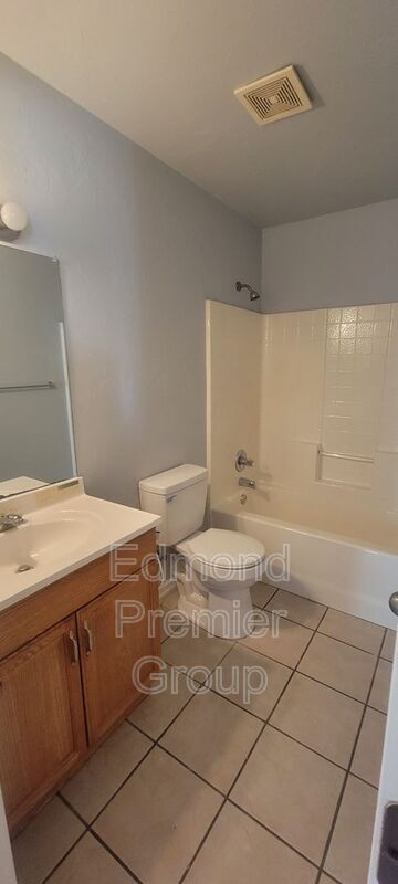 Foto del edificio - 344 NW 121st St