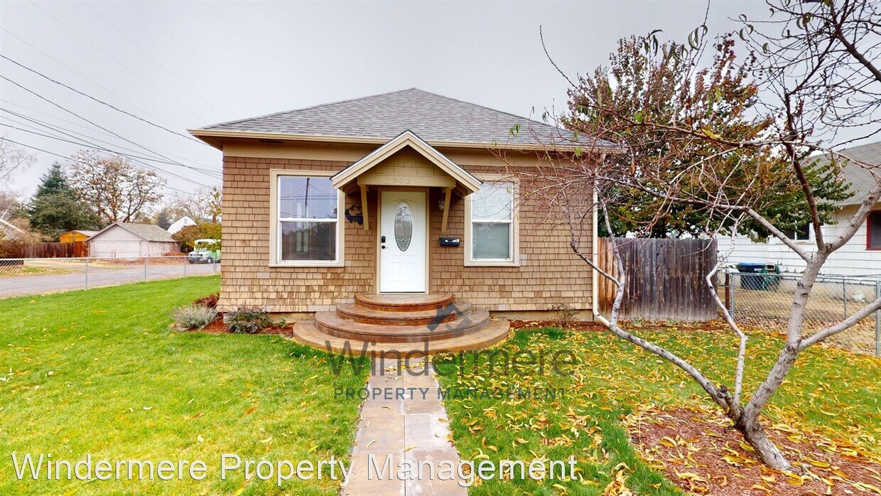 Foto principal - 3 br, 2 bath House - 203 N Blue Street