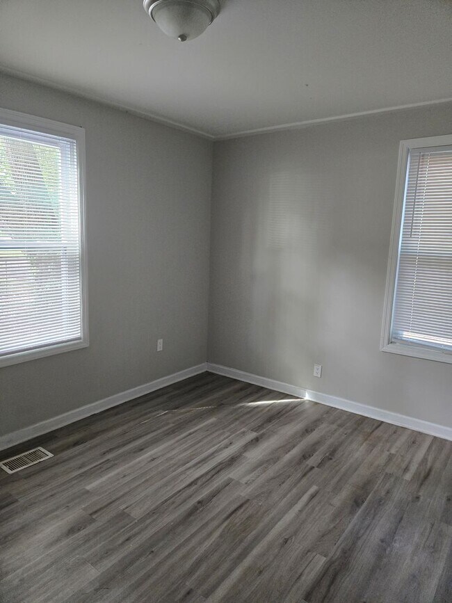 Foto del edificio - **Beautiful 3 Bedroom Home with Fenced Yar...