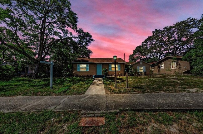 Building Photo - 4616 5th Ave N