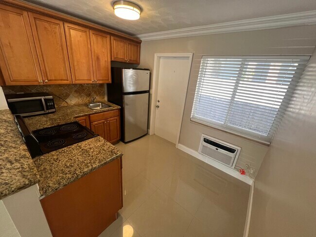 Foto del edificio - 2809 Middle River Dr