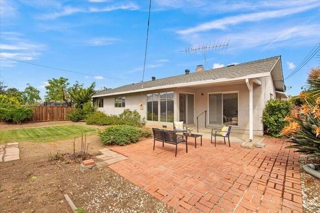Building Photo - 1515 Jasper Dr