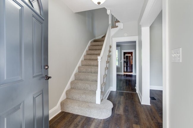 Building Photo - Gorgeous 3-bedroom Moravia townhome - Back...