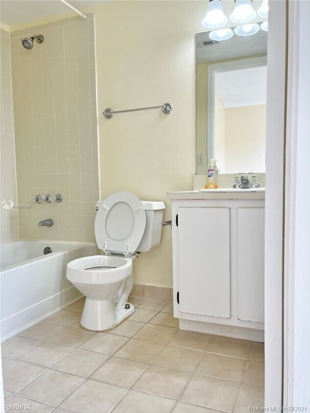 Primary Photo - 2 br, 2 bath Condo - 9450 Palm Cir S