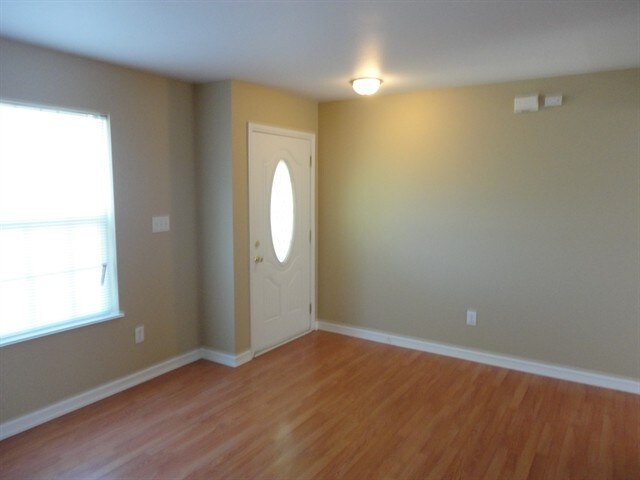 Building Photo - 1101 Chateaugay Court