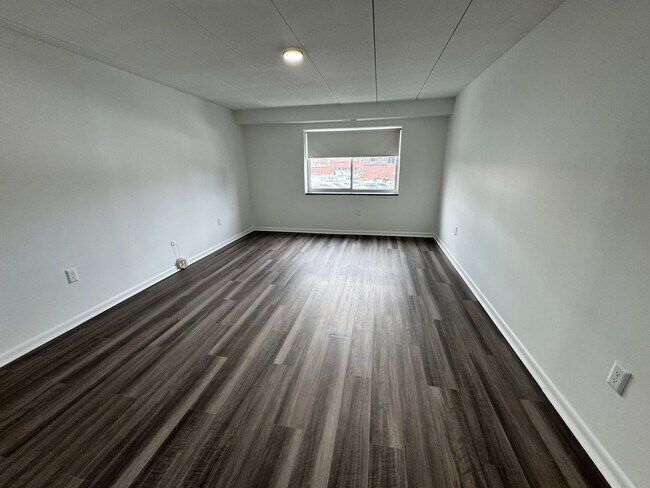 Foto del edificio - 30 Hill Rd