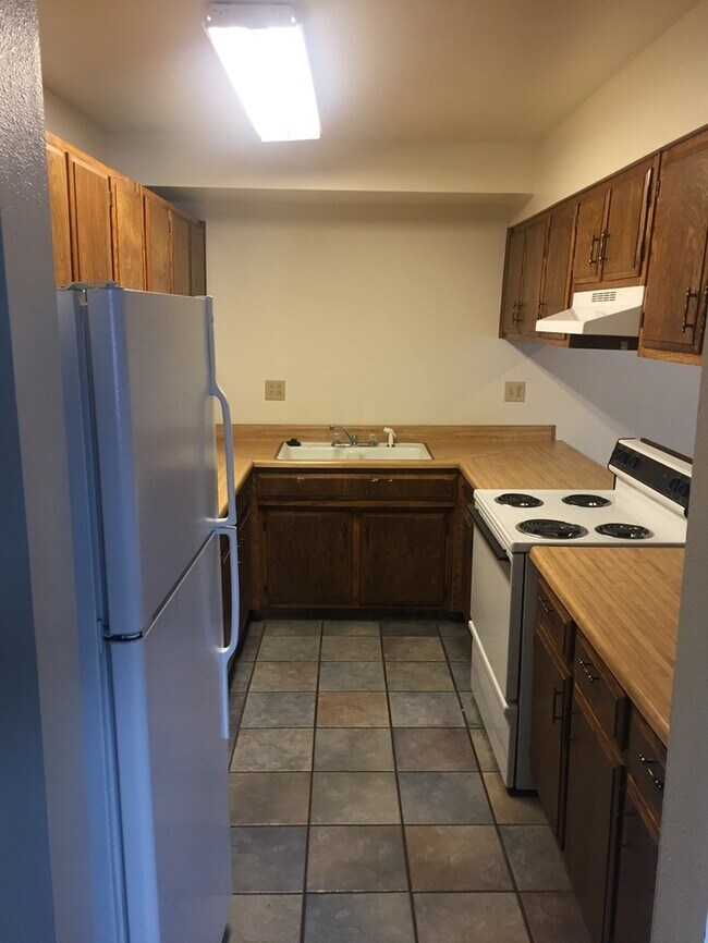 2 Bed 2 Bath One Block From Campus Apartment for Rent in Laramie, WY