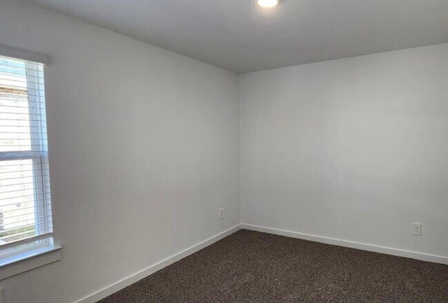Foto del edificio - 3926 Pierce Pl Ln