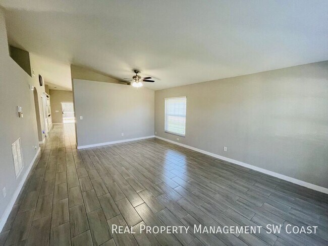 Foto del edificio - 11554 Woodmount Ln