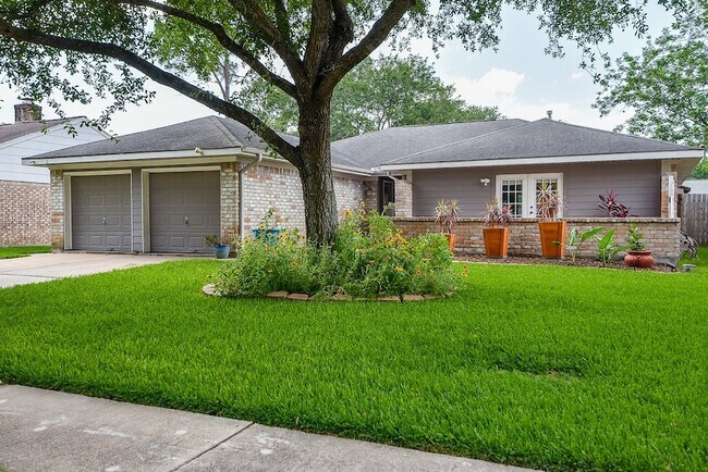 Foto del edificio - 1918 Quail Grove Ln
