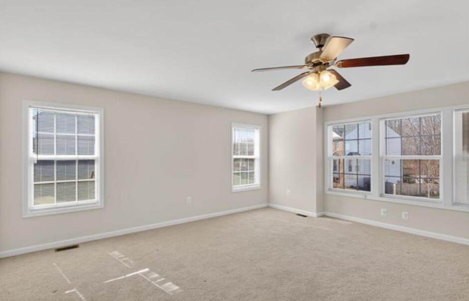 Foto del edificio - 211 Dundee Pl