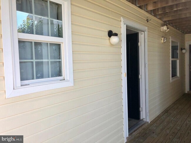 Foto del edificio - 1205 Caitlins Way