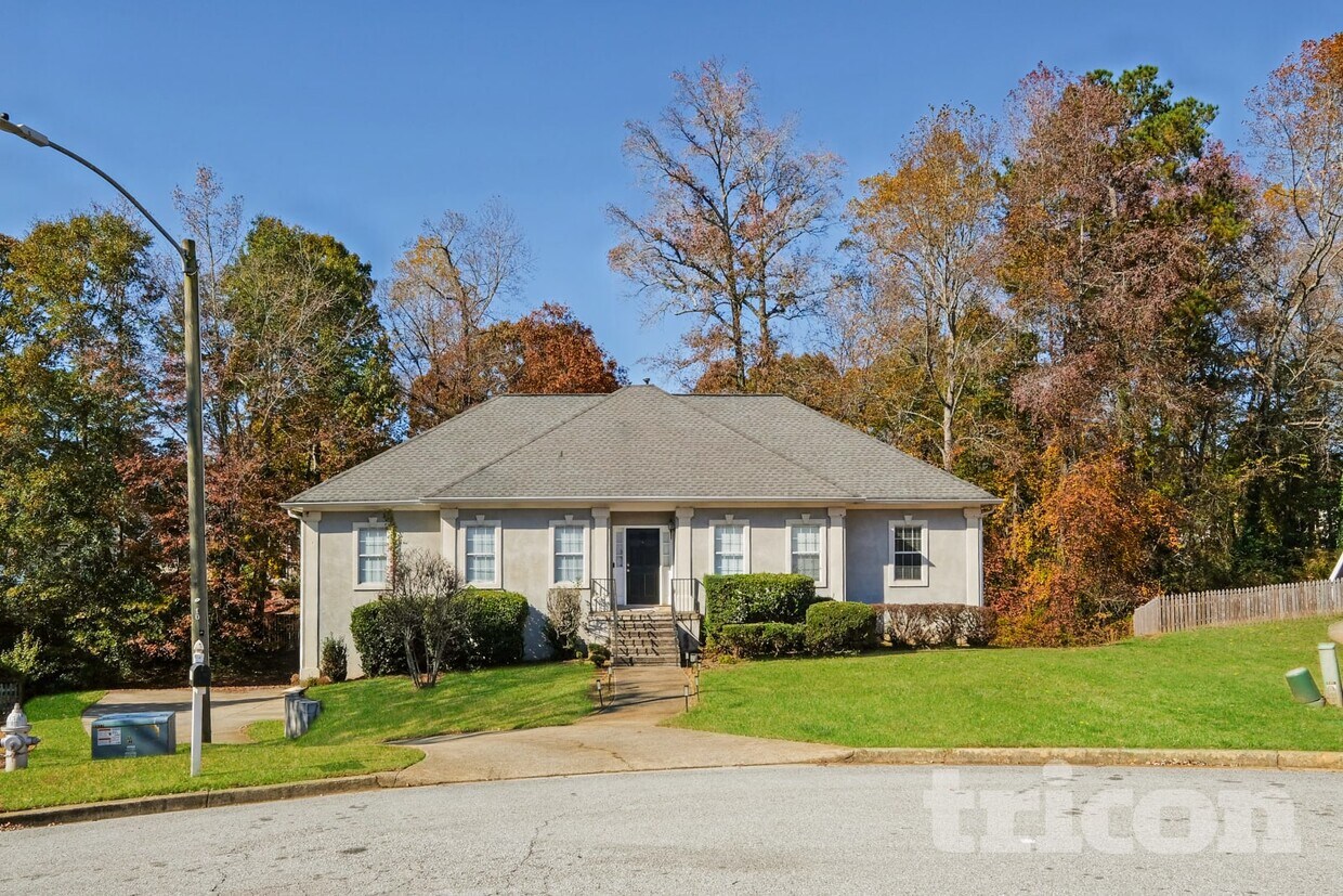 Foto principal - 9235 Raleigh Way