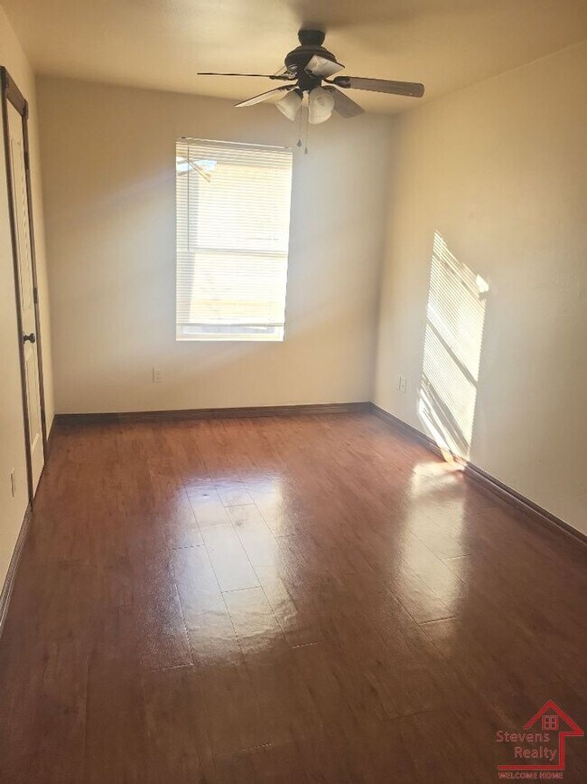 Foto del edificio - 1604 NW Lindy Ave