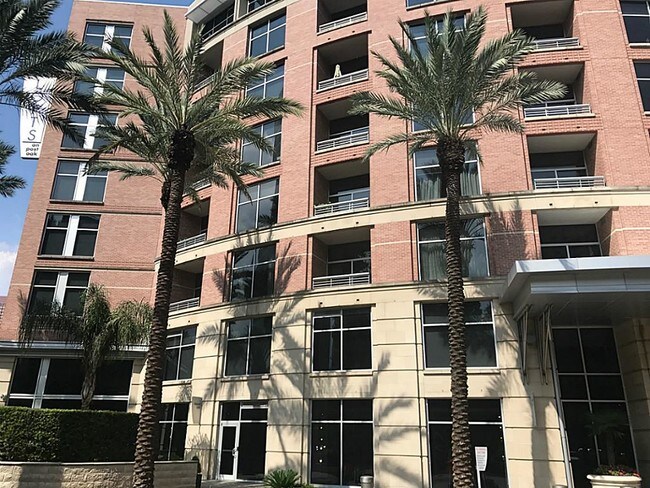 1901 Post Oak Blvd Unit 402 Houston Tx 77056 Condo For Rent In Building Photo 1901 Post Oak Blvd