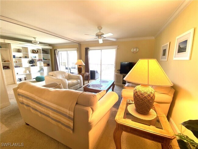Foto del edificio - 555 Park Shore Dr