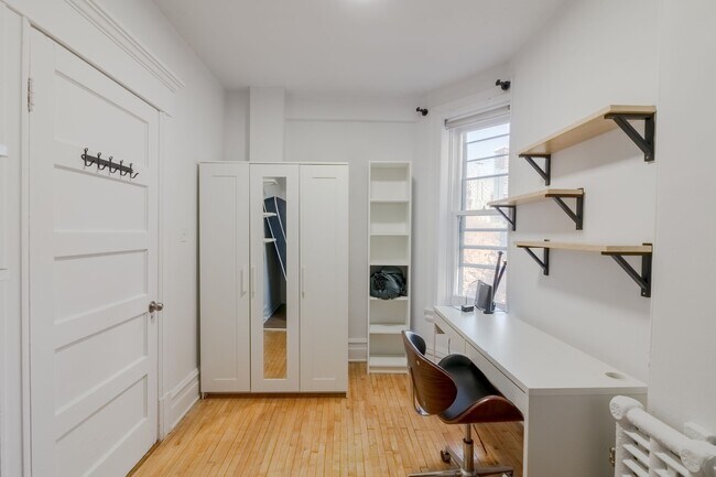 Building Photo - 1245 Rue St Marc