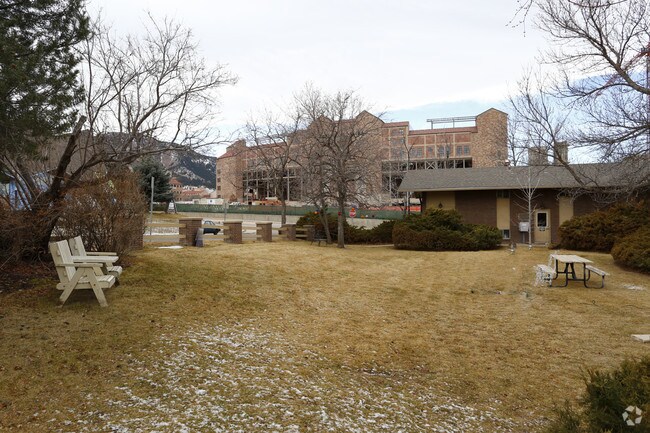 Foto del edificio - The Maples
