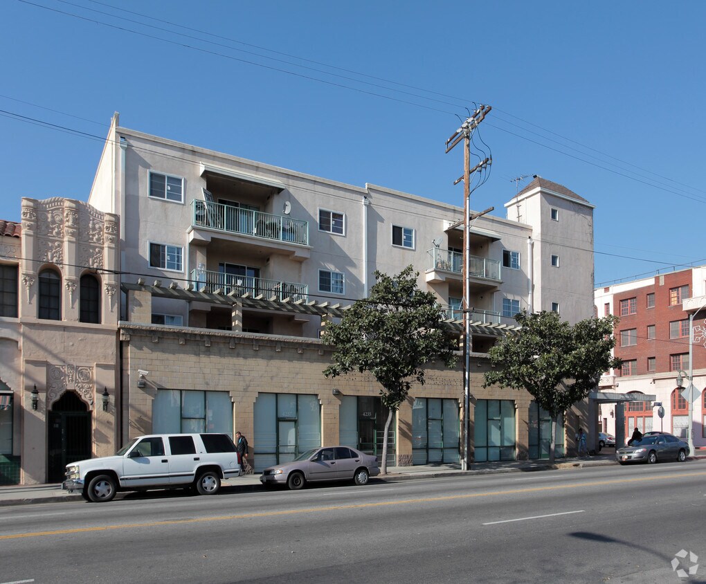 Building Photo - Sommerville I