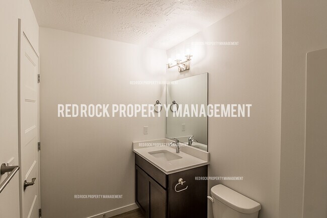 Foto del edificio - 1028 N Davis Ln