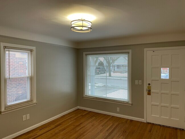 Foto del edificio - Raymond Avenue Bungalow