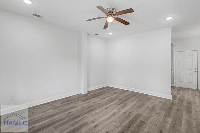 Foto del edificio - 205 Bagley Ave