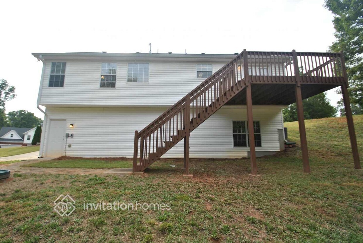 Foto del edificio - 711 Habersham Ct