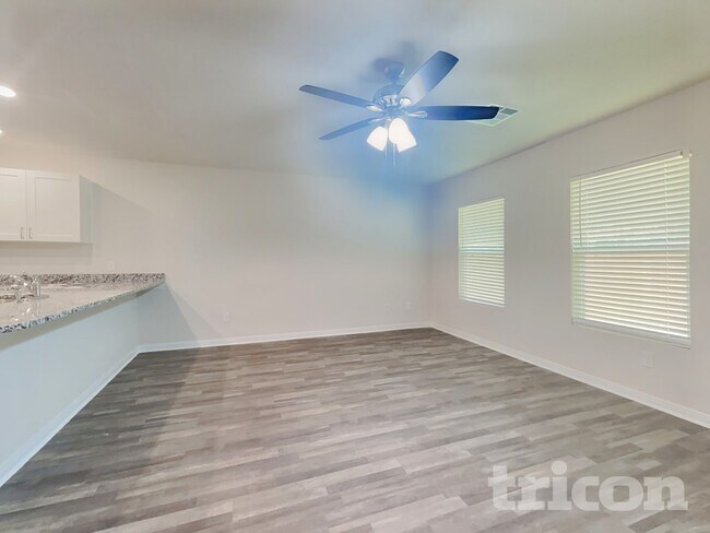 Foto del edificio - 10050 Cerritos dr