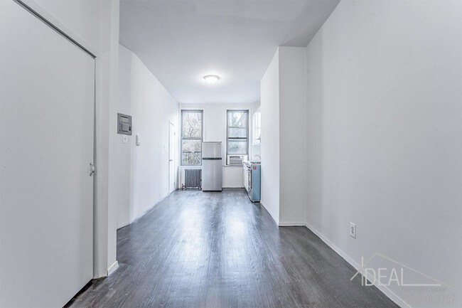 Foto del edificio - 2 bedroom in Brooklyn NY 11206