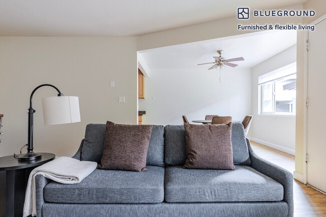 Building Photo - 234 Escuela Ave