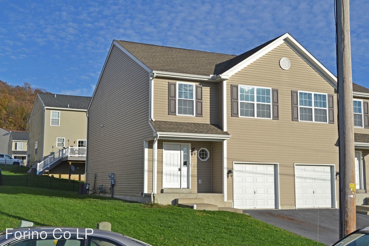 Primary Photo - 3 br, 2.5 bath House - 2823 Mannerchor Rd