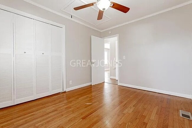 Building Photo - 2816 Friendly Ln