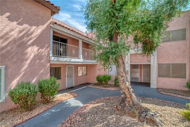 Building Photo - 2234 E Desert Inn Rd