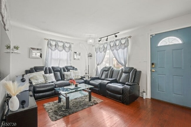 Foto del edificio - 717 Sheridan Ave