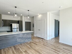 Building Photo - 1653 Midtown Pl