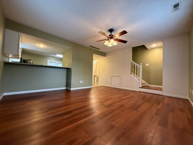 Foto del edificio - Available August 2026; Monthly rate is $1,650
