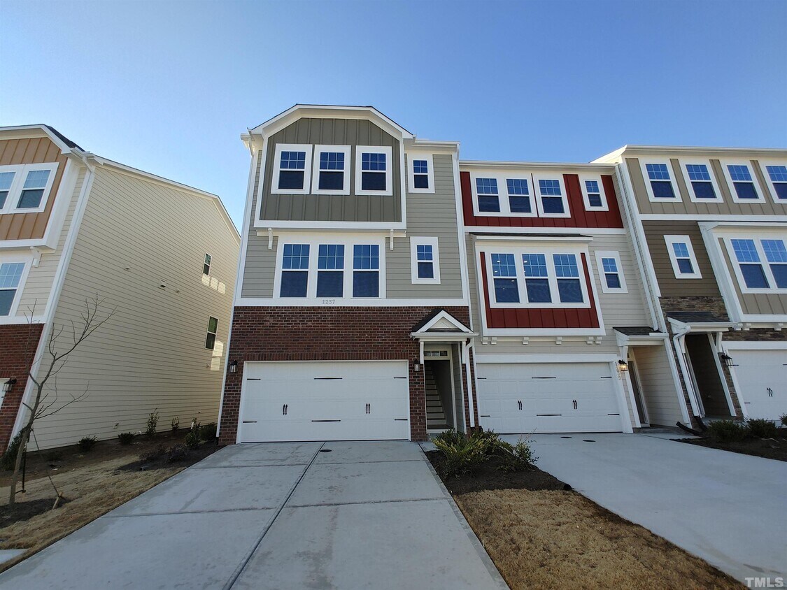 1237 Commack Dr, Durham, NC 27703 Townhome Rentals in Durham NC