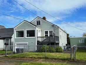 Building Photo - 417 Simpson Ave